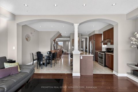 Photo 12 at 15 Donald Buttress Boulevard E, Cathedraltown, Markham