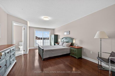 Photo 22 at 15 Donald Buttress Boulevard E, Cathedraltown, Markham