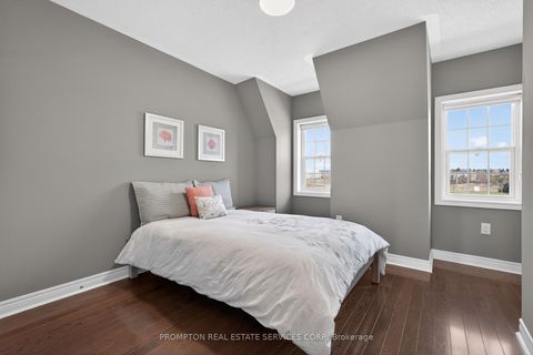 Photo 27 at 15 Donald Buttress Boulevard E, Cathedraltown, Markham