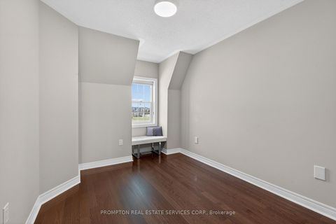 Photo 28 at 15 Donald Buttress Boulevard E, Cathedraltown, Markham