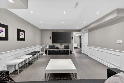 Photo 39 at 15 Donald Buttress Boulevard E, Cathedraltown, Markham