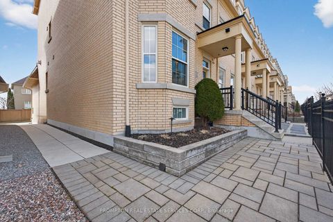 Photo 46 at 15 Donald Buttress Boulevard E, Cathedraltown, Markham