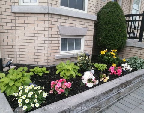 Photo 48 at 15 Donald Buttress Boulevard E, Cathedraltown, Markham