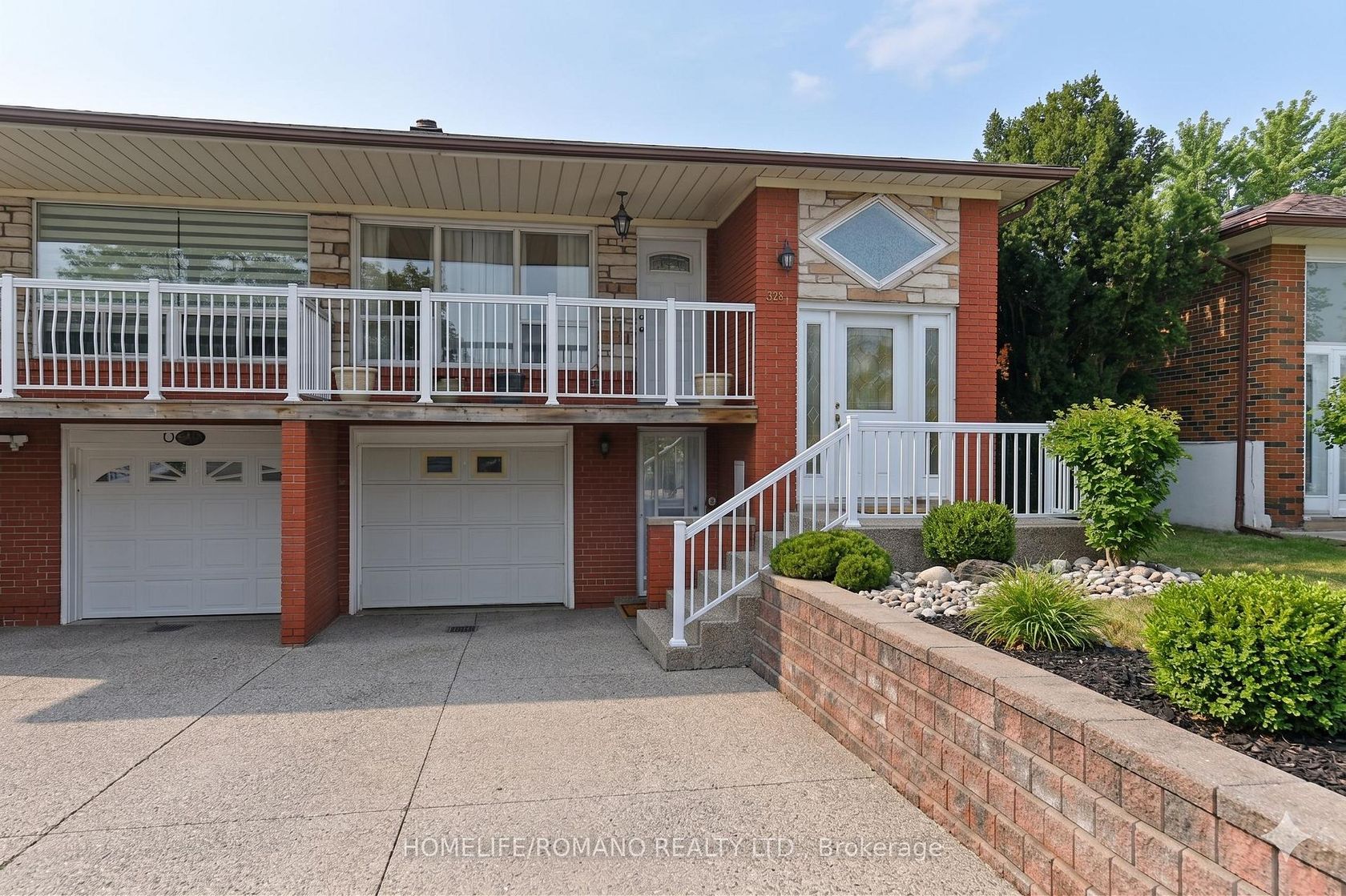 58 Hisey Crescent, Black Creek, Toronto photo number 2