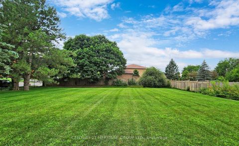 Photo 2 at 80 Findlay Avenue, King City, King