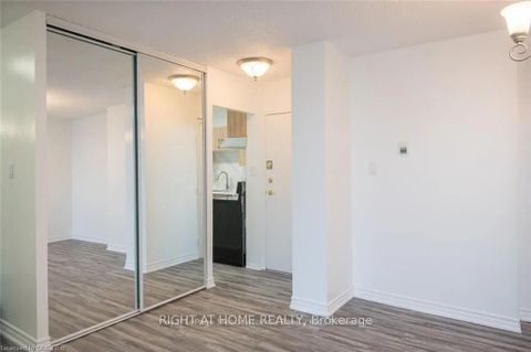 Photo 9 at 508 - 390 Dixon Road W, The Westway, Toronto