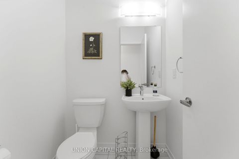 Photo 19 at 137 Knott End Crescent, Glenway Estates, Newmarket