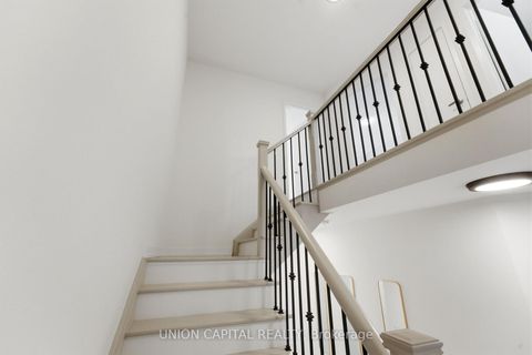 Photo 20 at 137 Knott End Crescent, Glenway Estates, Newmarket