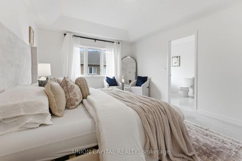 Photo 26 at 137 Knott End Crescent, Glenway Estates, Newmarket