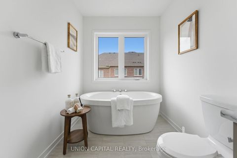 Photo 28 at 137 Knott End Crescent, Glenway Estates, Newmarket