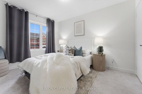 Photo 33 at 137 Knott End Crescent, Glenway Estates, Newmarket