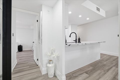 Photo 22 at 313 - 121 Woodbridge Avenue, West Woodbridge, Vaughan