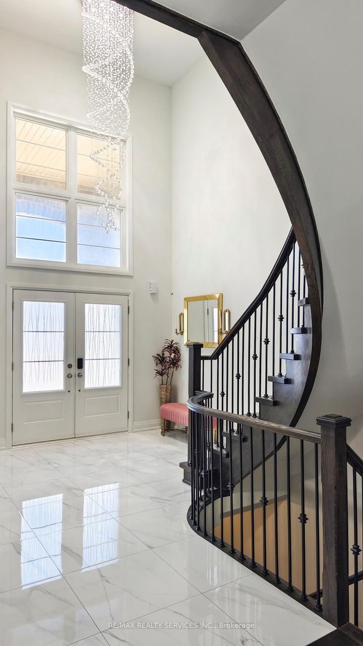 Photo 4 at 15 Rolling Rock Way, Bram West, Brampton