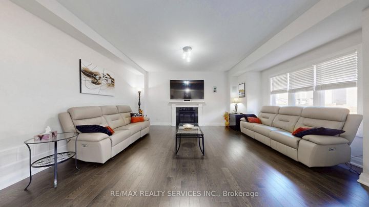 Photo 13 at 15 Rolling Rock Way, Bram West, Brampton