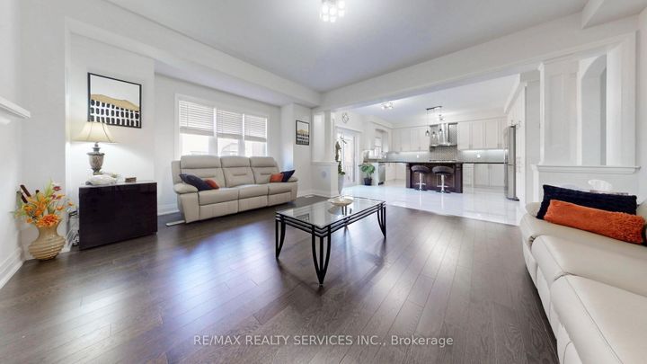 Photo 14 at 15 Rolling Rock Way, Bram West, Brampton