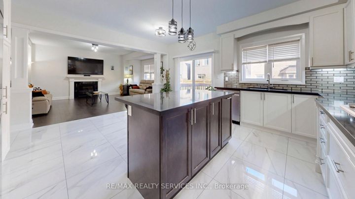 Photo 17 at 15 Rolling Rock Way, Bram West, Brampton