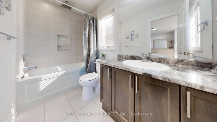 Photo 25 at 15 Rolling Rock Way, Bram West, Brampton