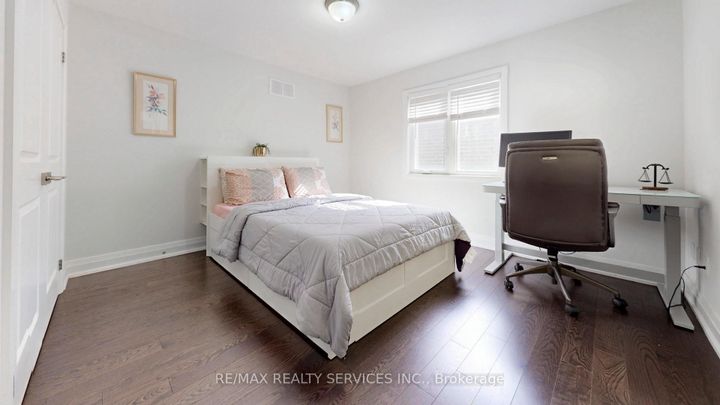 Photo 27 at 15 Rolling Rock Way, Bram West, Brampton