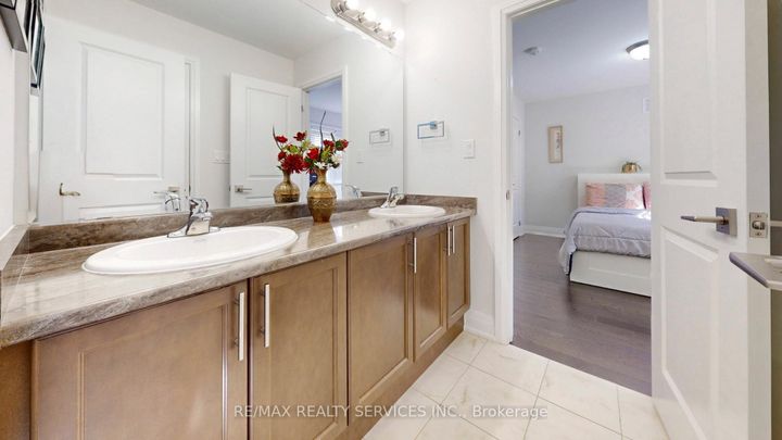 Photo 29 at 15 Rolling Rock Way, Bram West, Brampton