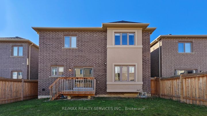 Photo 39 at 15 Rolling Rock Way, Bram West, Brampton