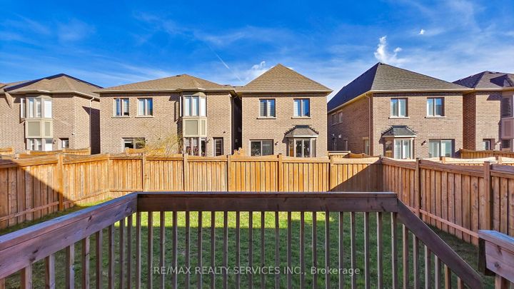 Photo 40 at 15 Rolling Rock Way, Bram West, Brampton