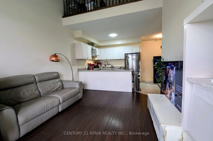 Photo 7 at 8 McAlister Avenue, Rural Richmond Hill, Richmond Hill