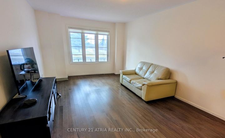 Photo 19 at 8 McAlister Avenue, Rural Richmond Hill, Richmond Hill