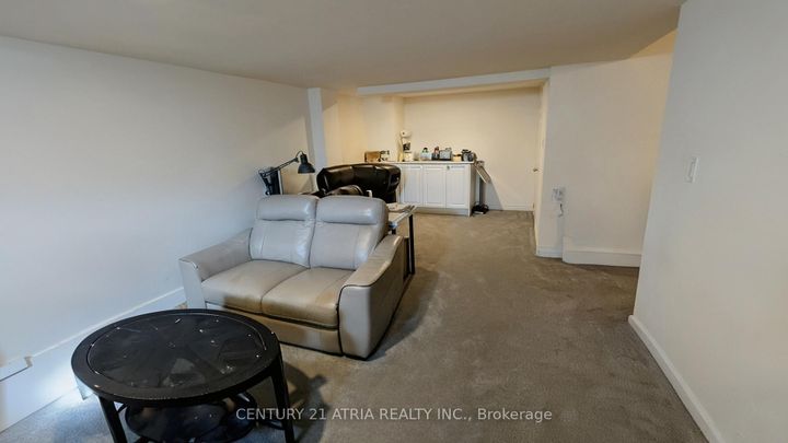 Photo 23 at 8 McAlister Avenue, Rural Richmond Hill, Richmond Hill