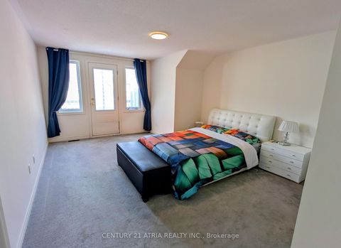 Photo 16 at 8 McAlister Avenue, Rural Richmond Hill, Richmond Hill