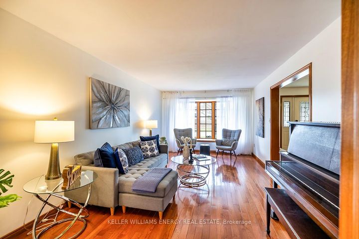 Photo 7 at 565 Prestwick Drive, McLaughlin, Oshawa