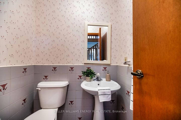 Photo 21 at 565 Prestwick Drive, McLaughlin, Oshawa