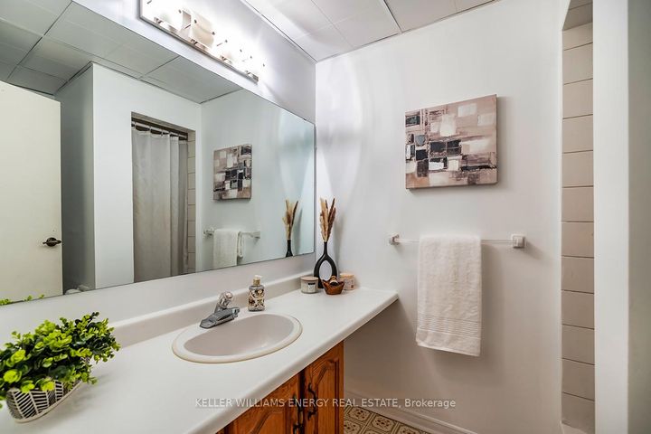 Photo 38 at 565 Prestwick Drive, McLaughlin, Oshawa