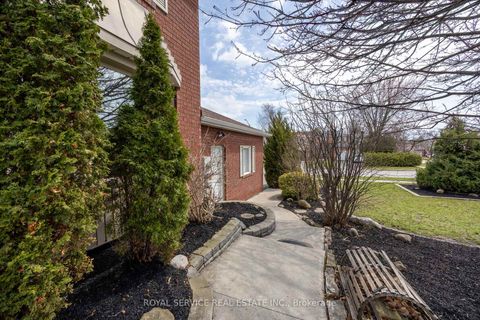 Photo 3 at 41 Apple Blossom Boulevard, Bowmanville, Clarington