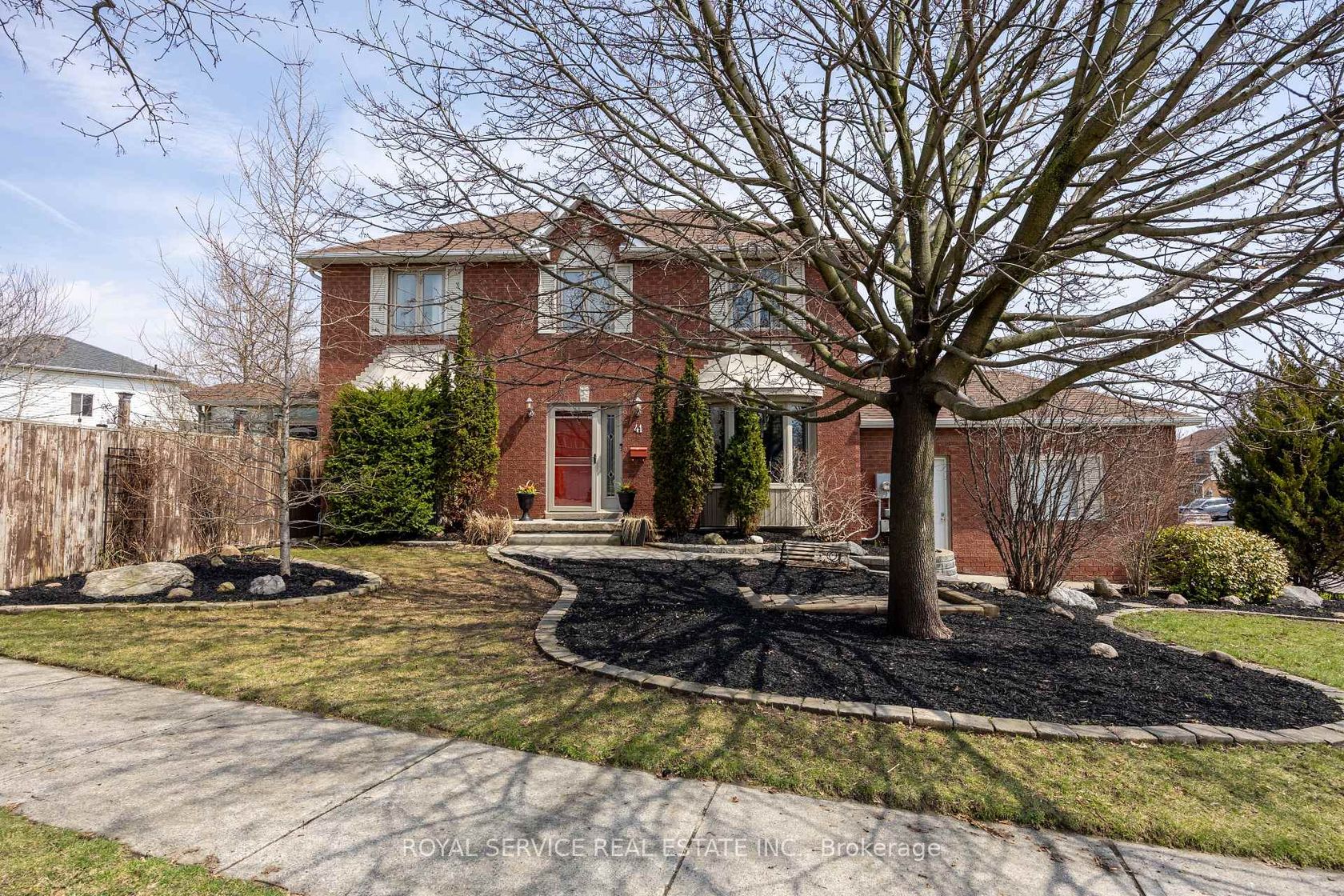 41 Apple Blossom Boulevard, Bowmanville, Clarington photo number 2