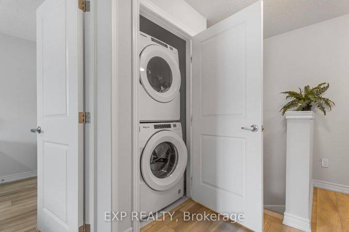 Photo 21 at 27 Rachel Drive, Winona Park, Hamilton