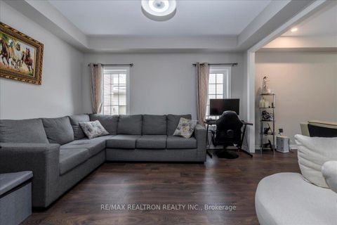 Photo 4 at 207 Cubitt Street, Stayner, Clearview