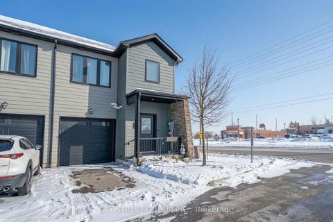 Photo 2 at 22 - 1 Stonehart Lane, East Bayfield, Barrie