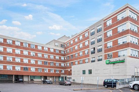 Photo 3 at 217 - 1415 Lawrence Avenue W, Amesbury, Toronto