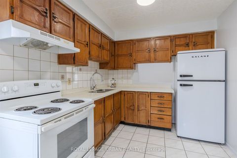Photo 7 at 347 Braymore Boulevard, Rouge E11, Toronto