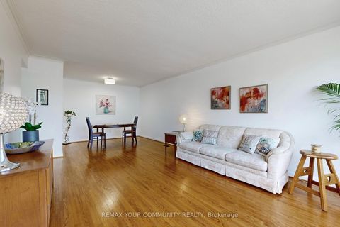 Photo 10 at 29 Pinemore Crescent, Donalda, Toronto