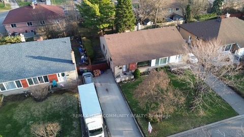 Photo 46 at 29 Pinemore Crescent, Donalda, Toronto