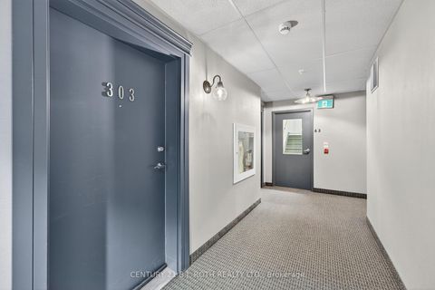 Photo 3 at 303 - 40 Ferndale Drive S, Ardagh, Barrie