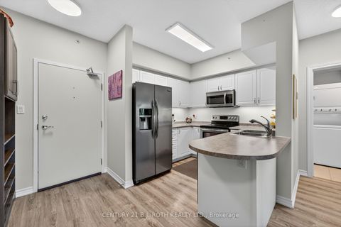 Photo 4 at 303 - 40 Ferndale Drive S, Ardagh, Barrie