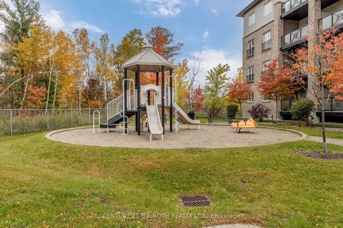 Photo 17 at 303 - 40 Ferndale Drive S, Ardagh, Barrie