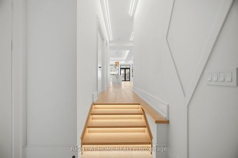 Photo 5 at 84 Mosley Street, Aurora Village, Aurora