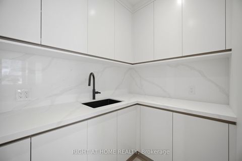 Photo 10 at 84 Mosley Street, Aurora Village, Aurora