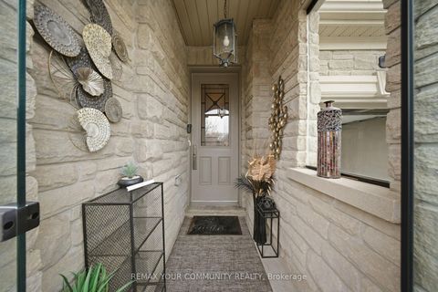 Photo 5 at 29 Spring Hill Drive, King City, King