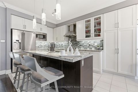 Photo 13 at 29 Spring Hill Drive, King City, King