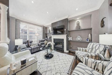 Photo 15 at 29 Spring Hill Drive, King City, King