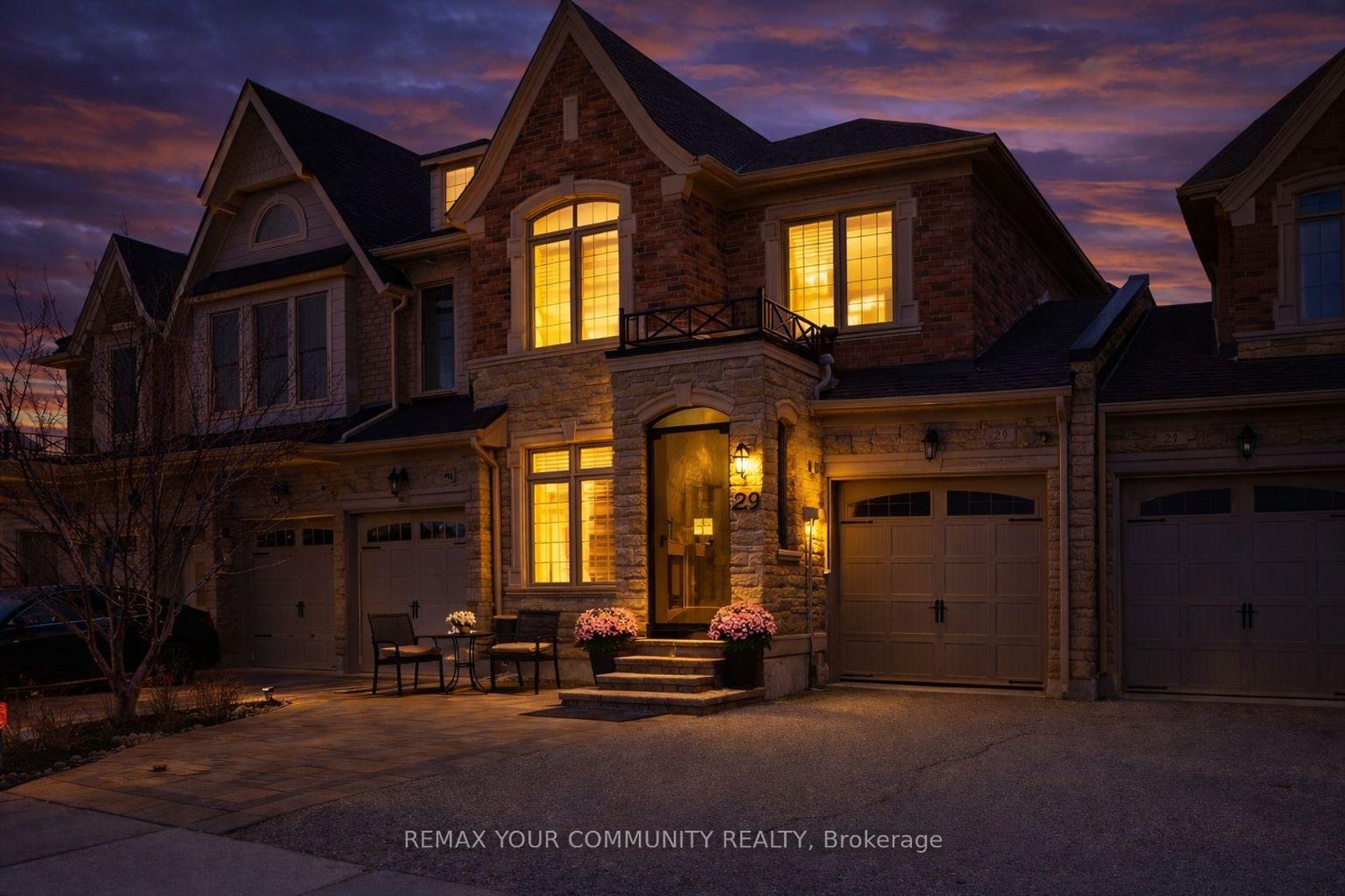 29 Spring Hill Drive, King City, King photo number 2